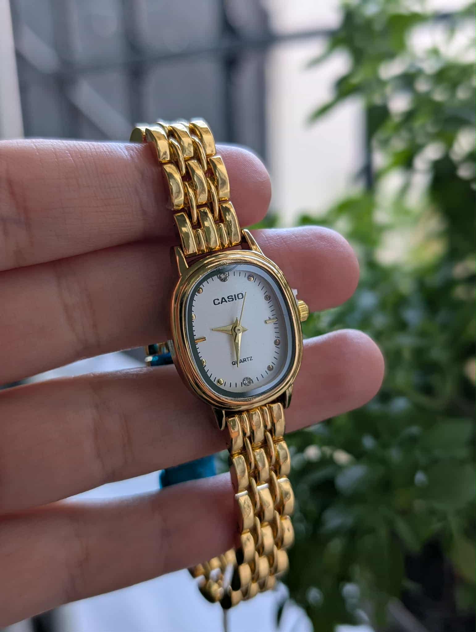 Casio L'Ovale Gold Classique