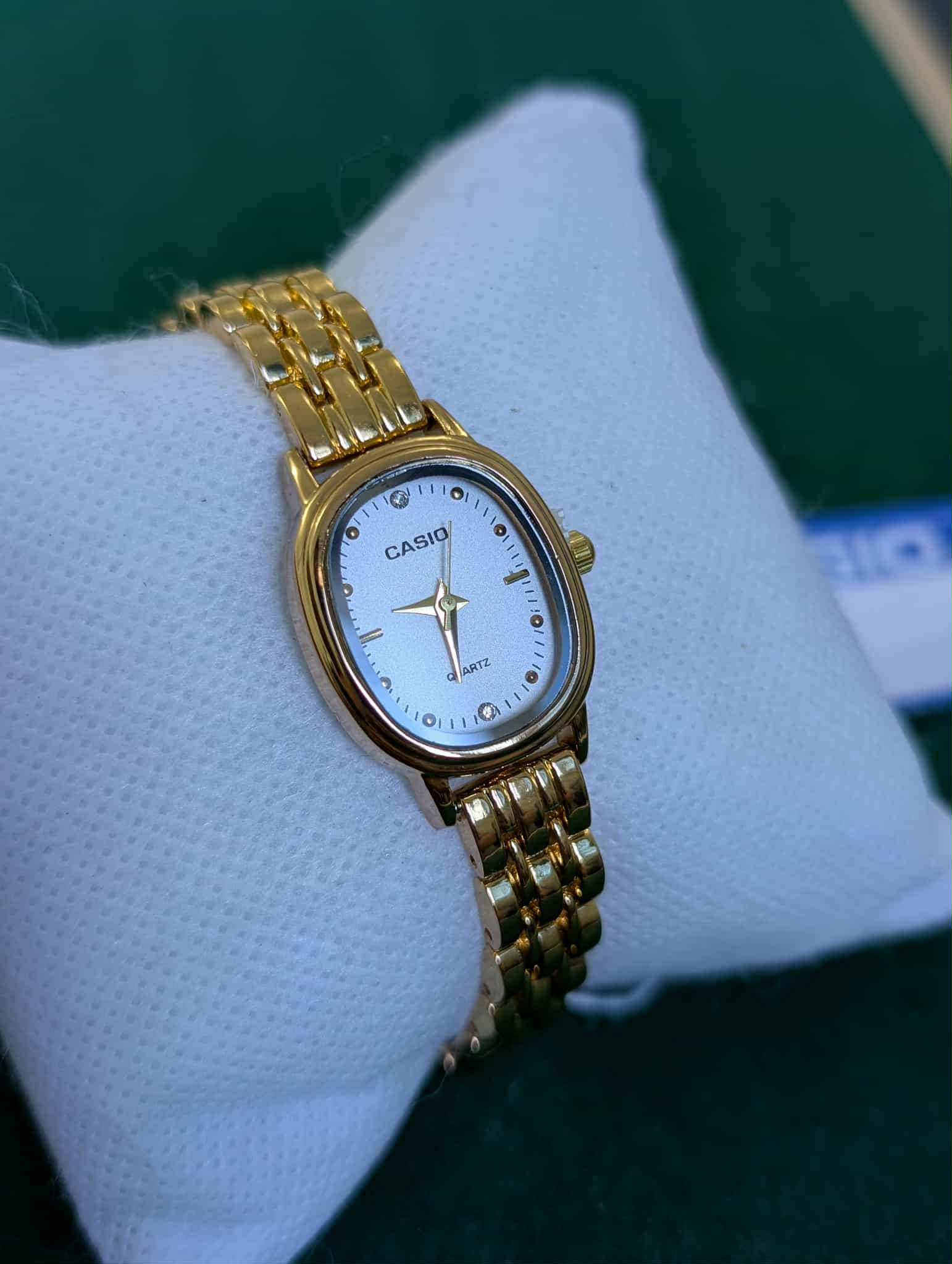Casio L'Ovale Gold Classique